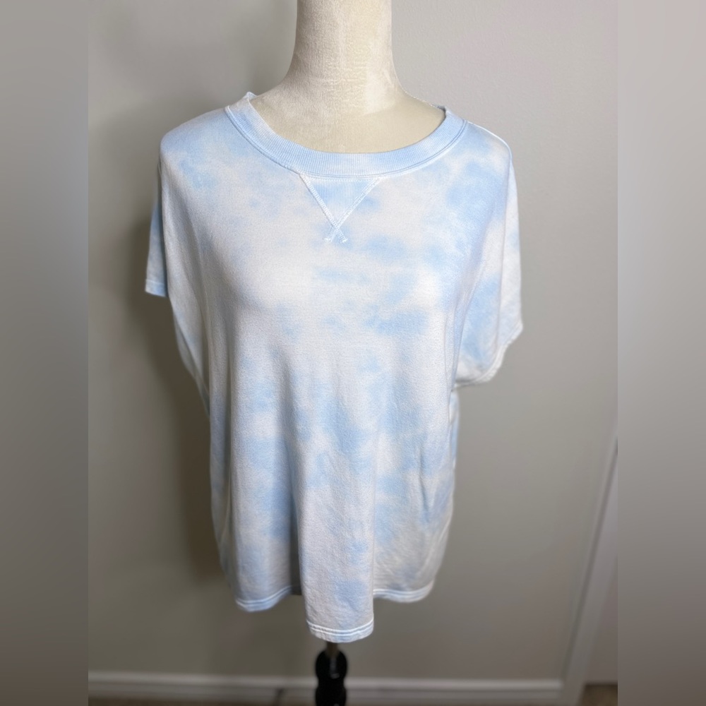 JoyLab 🌟excellent condition🌟 soft blue and white cloud print shirt